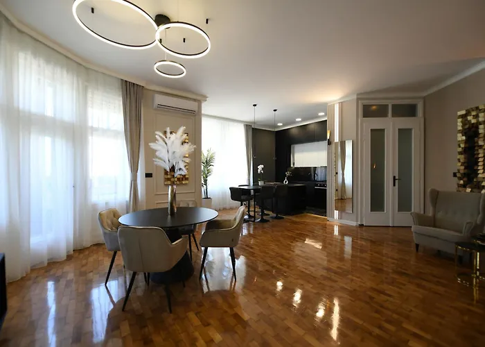 Palace Vajdinger سومبور