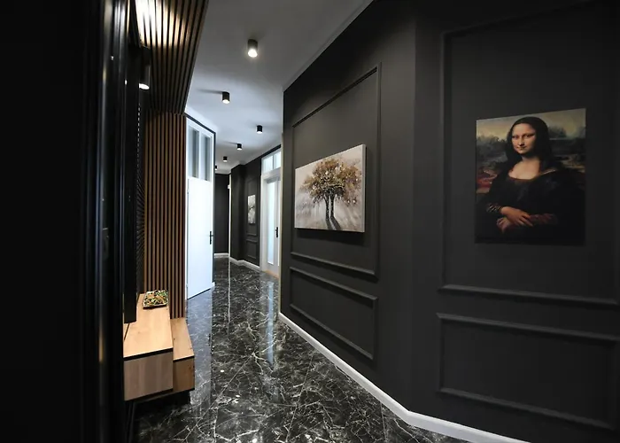 Palace Vajdinger شقة سومبور