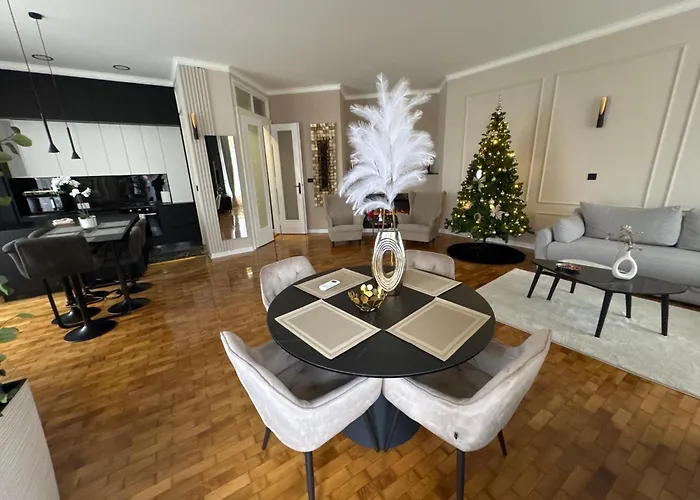 Palace Vajdinger شقة سومبور