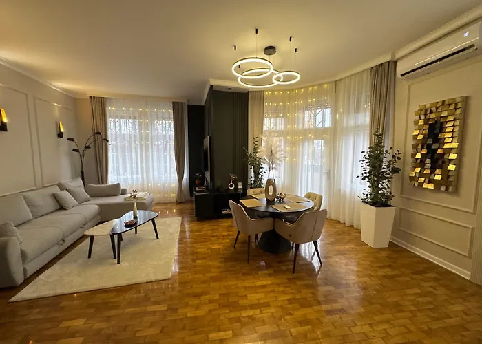 Palace Vajdinger شقة